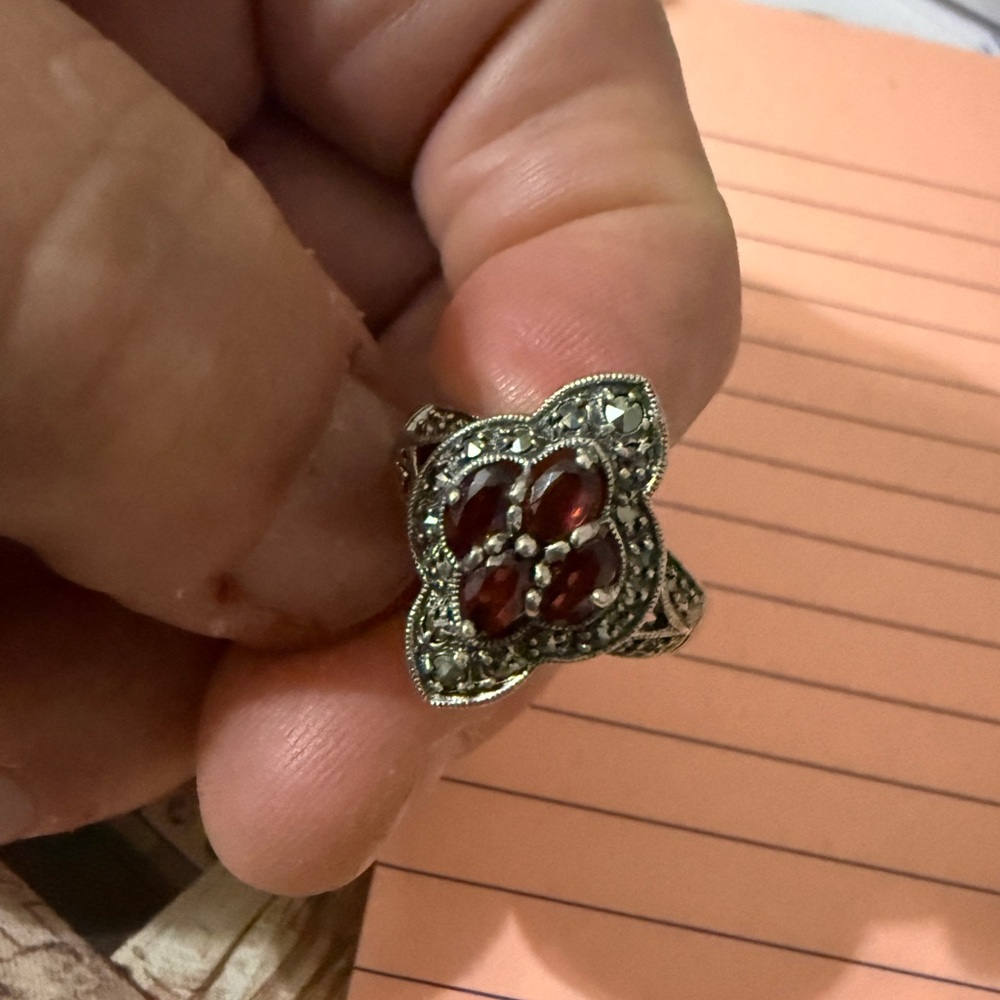 Source Unknown Ornate Silver Ring With Deep Red G… - image 5